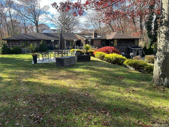 3 Pewter Place, Dix Hills NY 11746