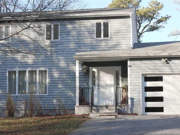 Undisclosed Address #962800, Calverton NY 11933