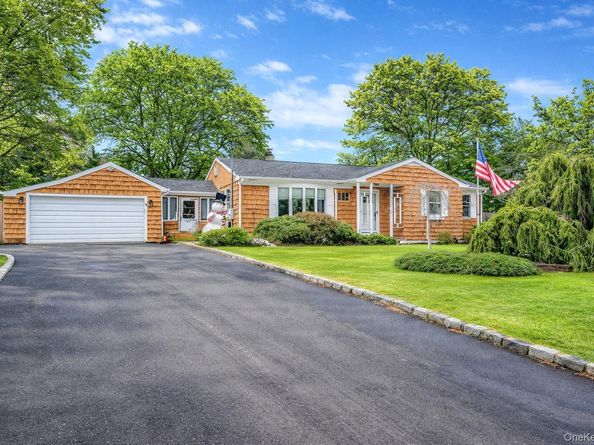 9 Barnes Road, Manorville NY 11949