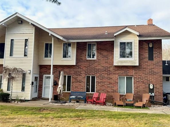 8 Idaho i8, Coram NY 11727