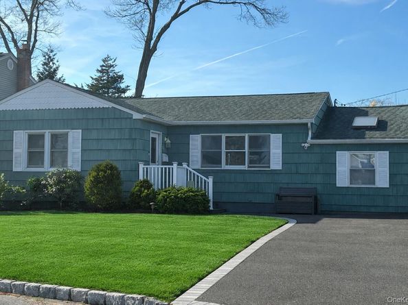 34 Beach Street, West Islip NY 11795