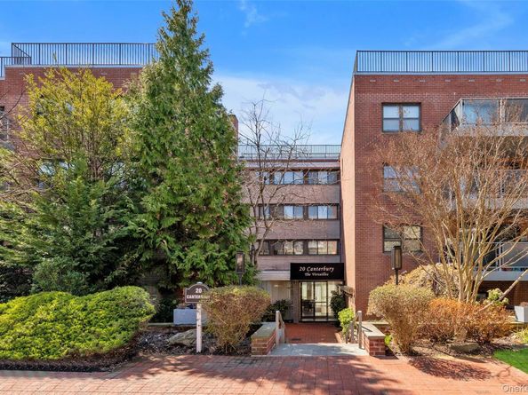 20 Canterbury Road 2C, Great Neck NY 11021