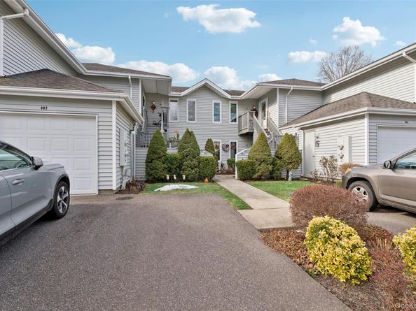 901 Fenway Road, Saint James NY 11780