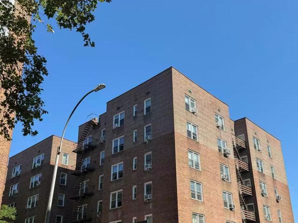 4240 Bowne Street 5H, Flushing NY 11355