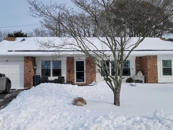 68 Sequoia Way, Holbrook NY 11741