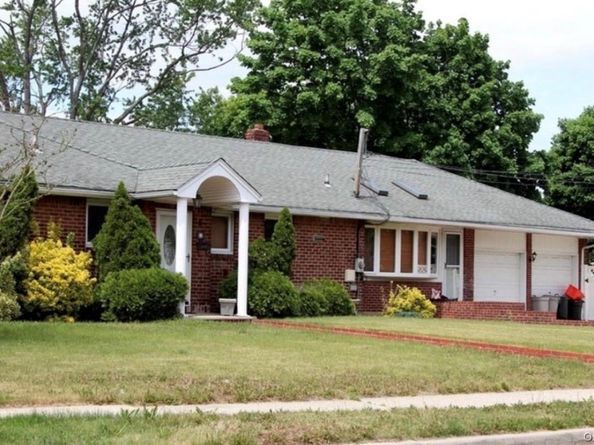 55 Brixton Road S, West Hempstead NY 11552