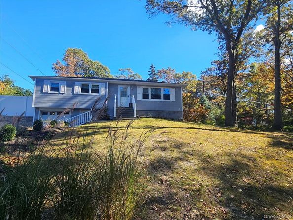 31 Brookhaven Drive, Rocky Point NY 11778