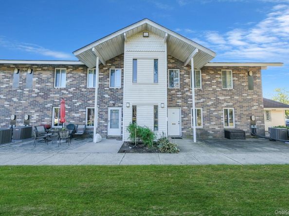 2 sierra ct 2, Coram NY 11727