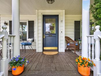 17 Riggs Place