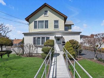 1118 W Broadway