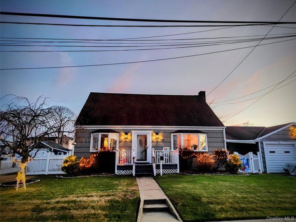 10 Hayes Road, Amityville NY 11701
