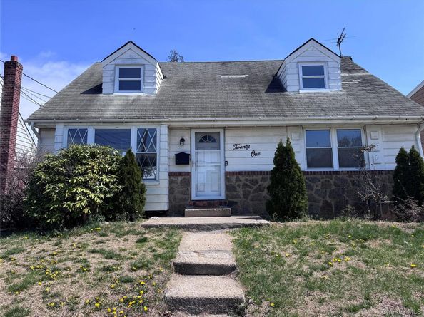 21 Boden Avenue, Valley Stream NY 11580