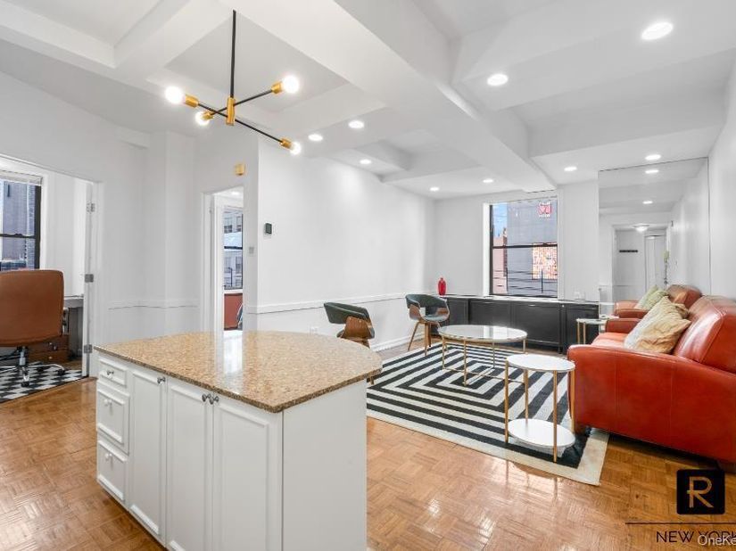 150 West 51st Street 1007, New York (Manhattan) NY 10019