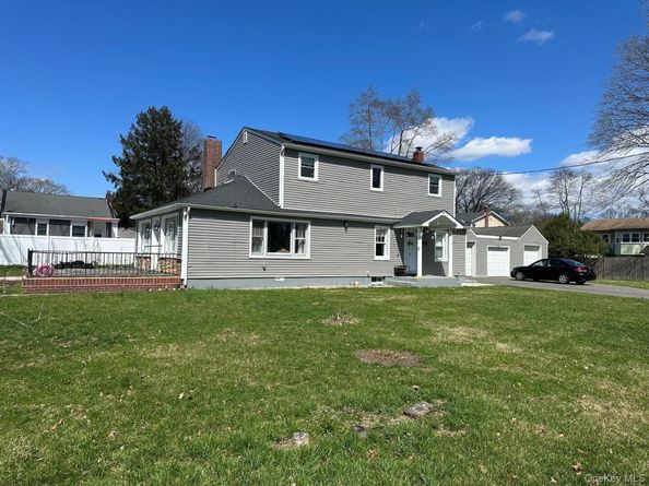 11 Matthew Street, Farmingville NY 11738