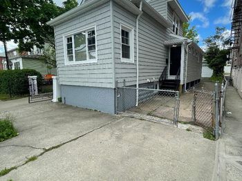 839 Clarence Avenue