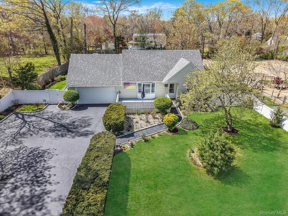 1989 William Floyd Parkway, Ridge NY 11961
