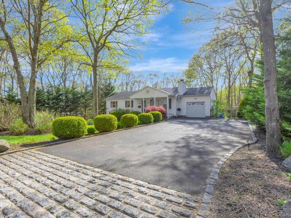 10 Black Pine Street, Center Moriches NY 11934