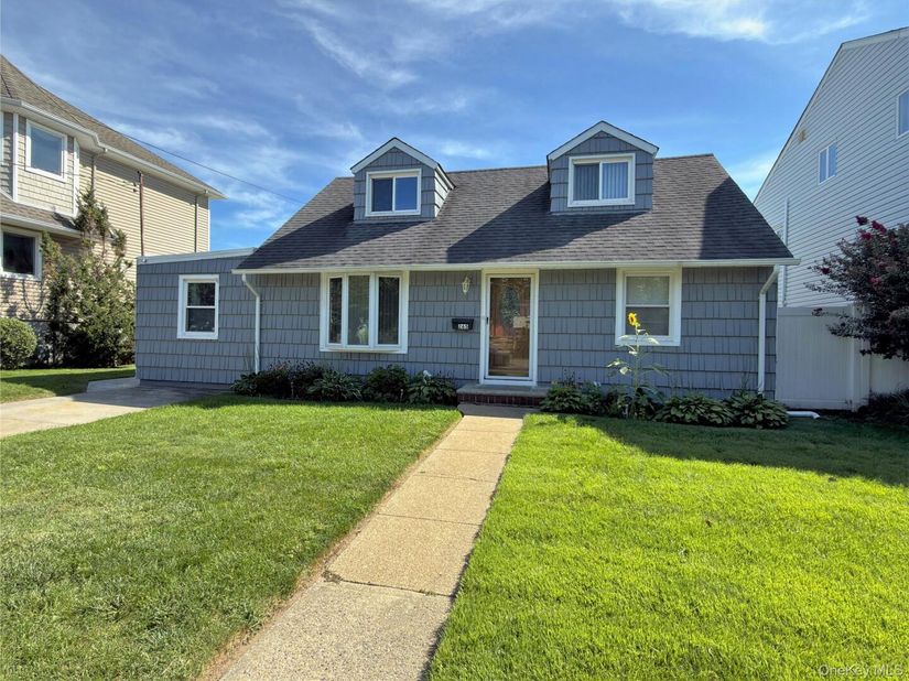265 W Windsor Parkway, Oceanside NY 11572