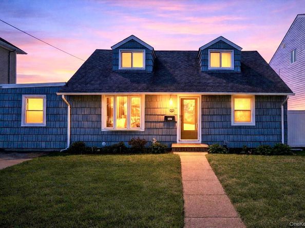 265 W Windsor Parkway, Oceanside NY 11572