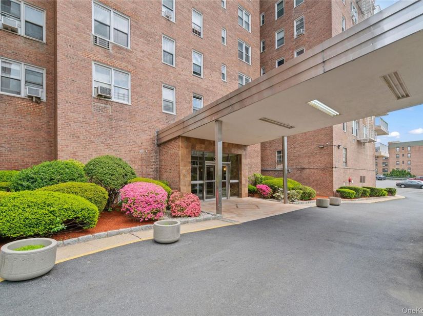 300 N Broadway 6G, Yonkers NY 10701