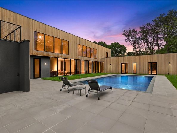 9 Blue Jay Way, East Hampton NY 11937