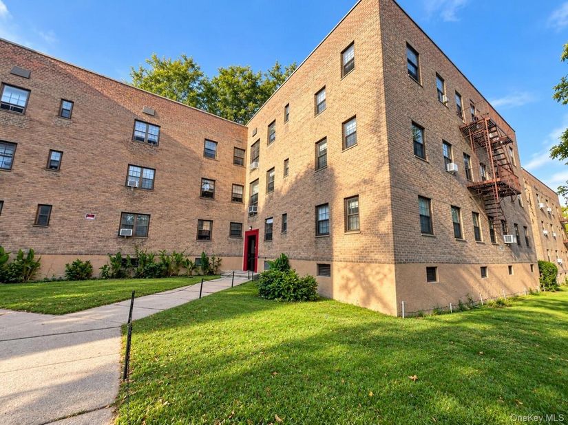 144-37 79th Ave 1N, Kew Garden Hills NY 11367