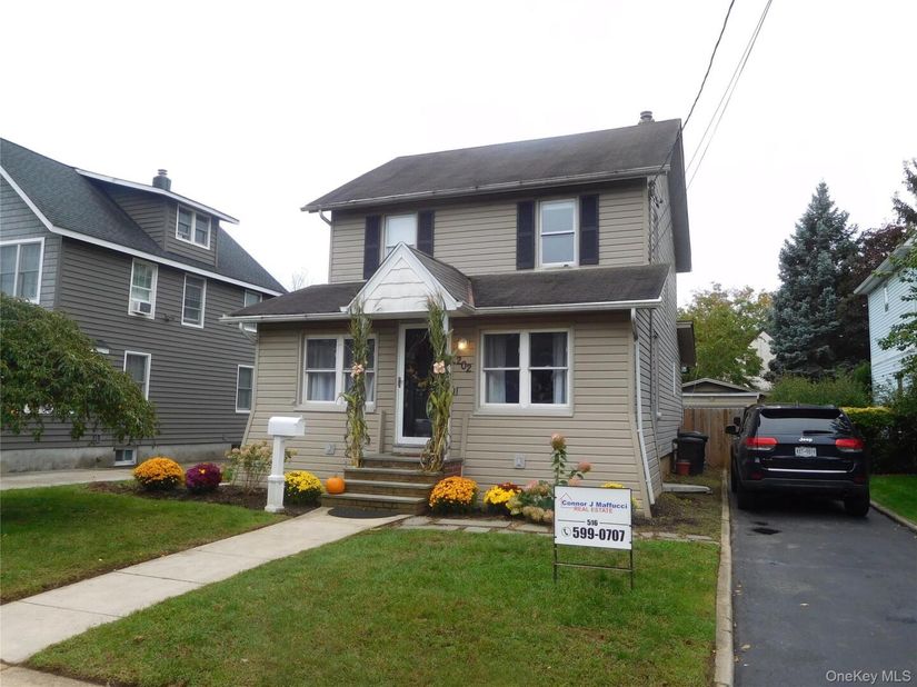 202 Linden Street, Rockville Centre NY 11570