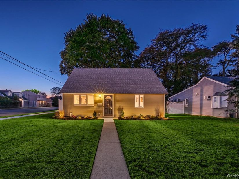 234 Division Avenue, Massapequa NY 11758