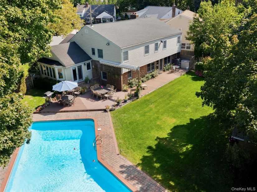 5 Major Court, Rockville Centre NY 11570