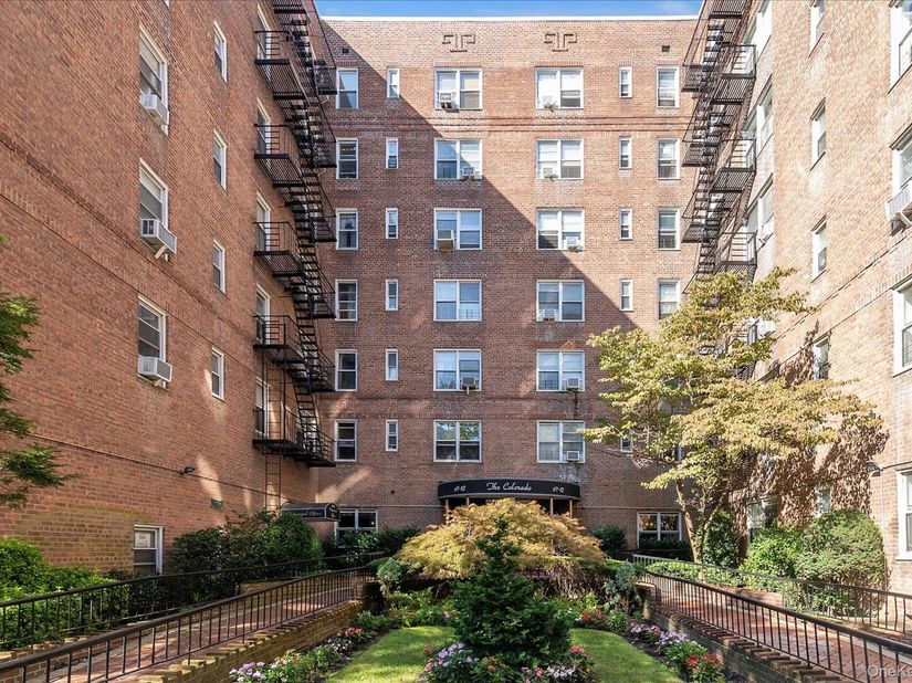67-12 Yellowstone Boulevard B15, Forest Hills NY 11375