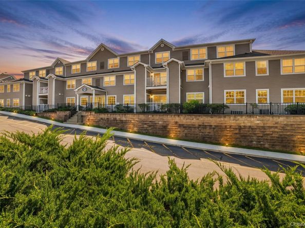 100 Woodcrest Lane 112, Mount Kisco NY 10549