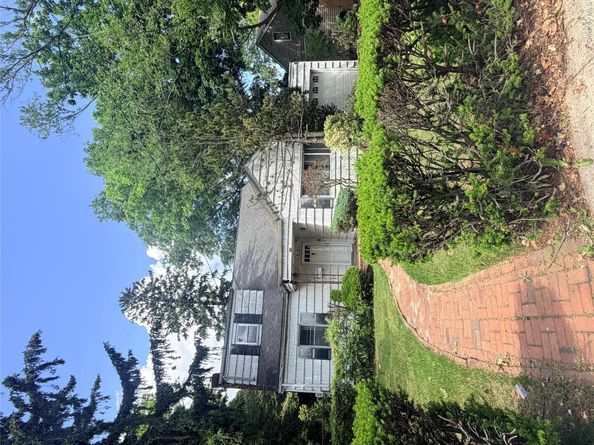 182 E Rockaway Road, Hewlett NY 11557