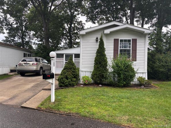 1661 Old Country Road 125, Riverhead NY 11901