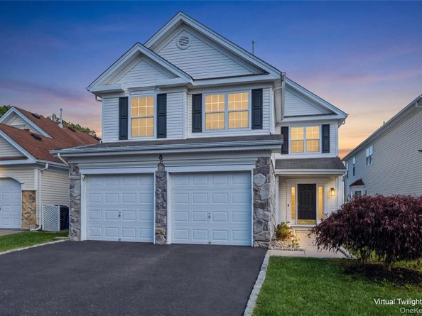 8 Jennifer Lane, Middle Island NY 11953