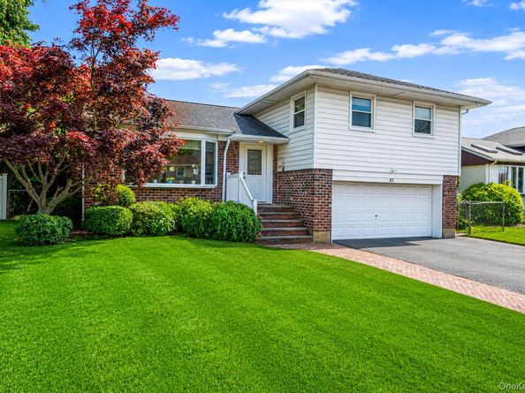 57 Blanche Street, Plainview NY 11803