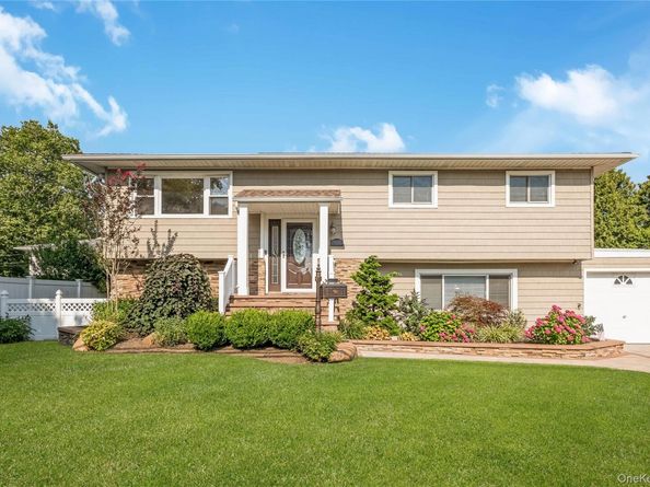 1777 Roberta Lane, Merrick NY 11566