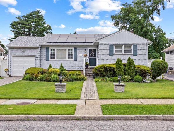 1219 Warwick Street, Uniondale NY 11553