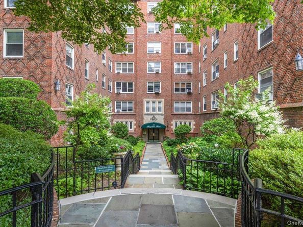 250 Bronxville Road 4H, Bronxville NY 10708