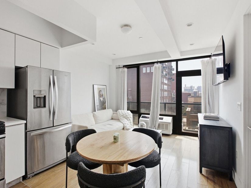 399 E 8TH Street 7B, New York (Manhattan) NY 10009