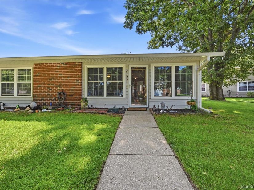 232 Blackpool Court F, Ridge NY 11961