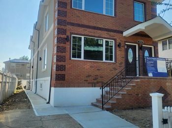 121-28 172  ST Street