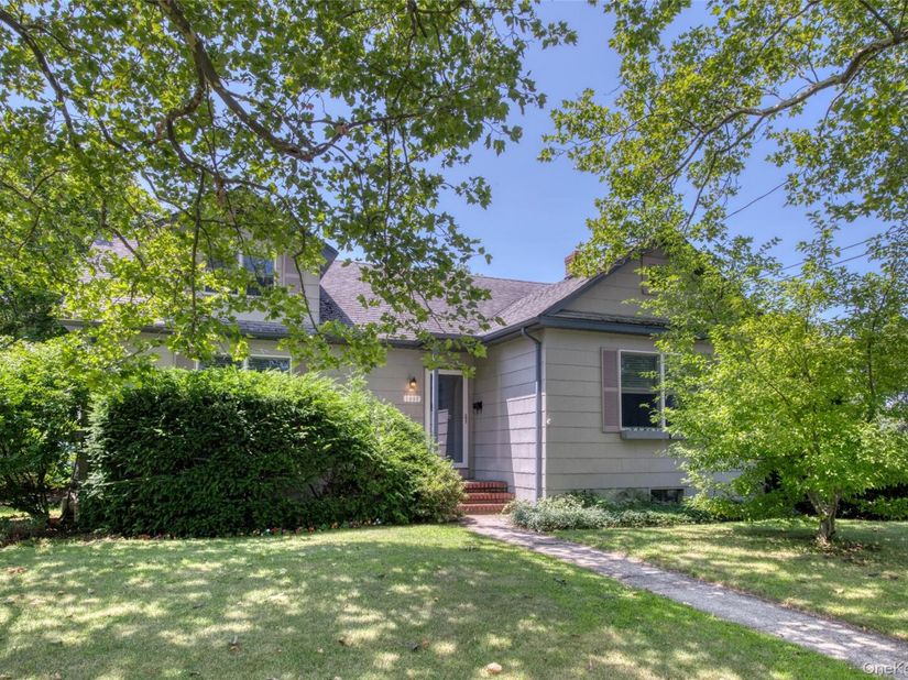1227 Roanoke Avenue, Riverhead NY 11901