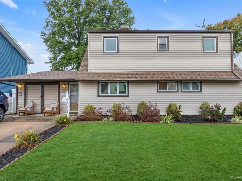 114 Stonecutter Road, Levittown NY 11756