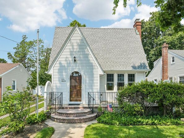 781 Grand Terrace Avenue, Baldwin NY 11510