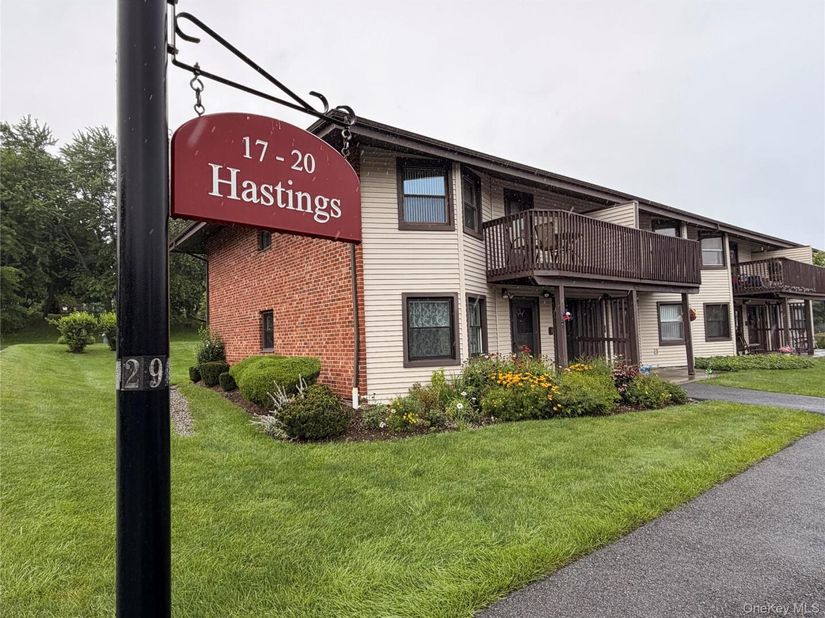 20 Hastings Court A, Yorktown Heights NY 10598