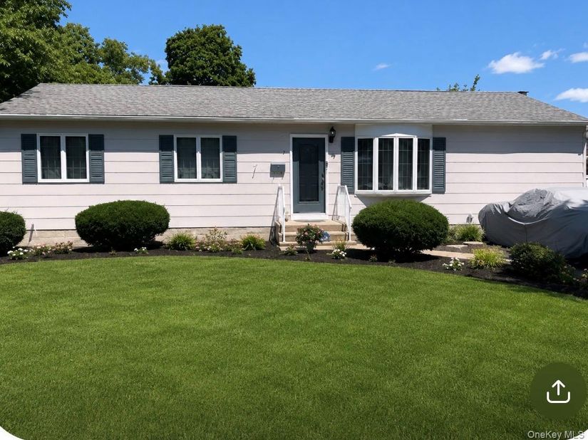 48 Ellen Street, Bay Shore NY 11706