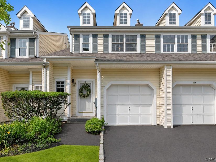 26 Scarborough Drive, Smithtown NY 11787