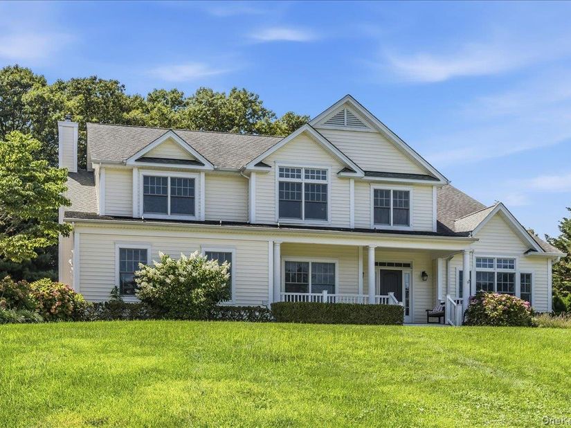 5 Preston Hollow Court, Northport NY 11768