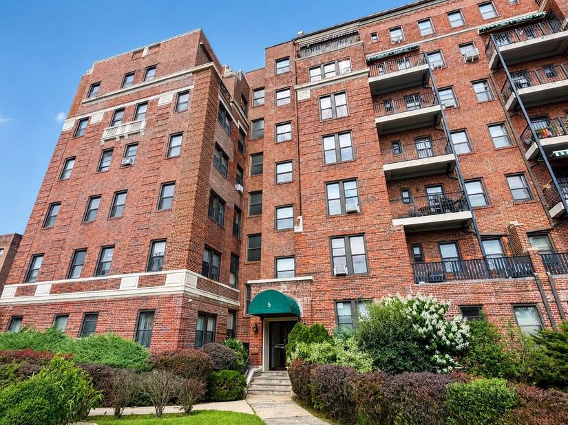 5 Circuit Road A30, New Rochelle NY 10805