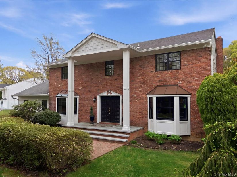 21 Sleepy Lane, Melville NY 11747